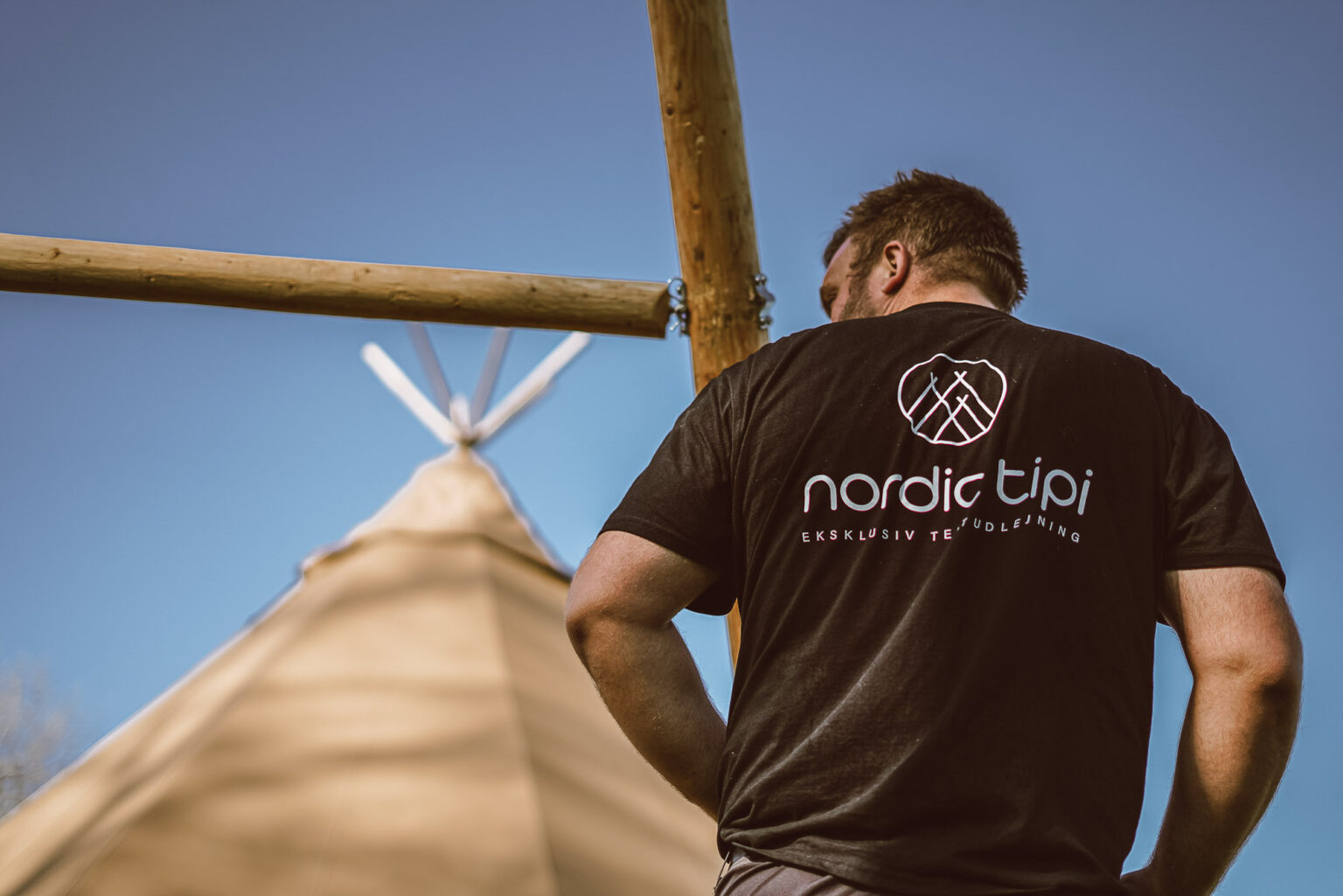 Teltmontør hos Nordic Tipi